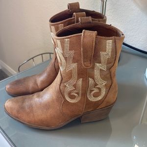 Rampage Boots